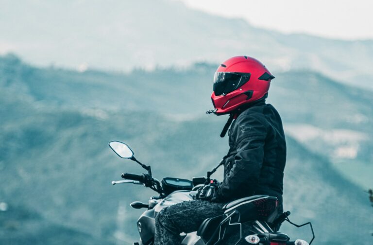 Najczęstsze błędy przy wyborze kasku motocyklowego
